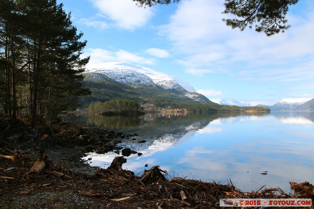 Hornindalsvatnet - Holmoyane
Mots-clés: geo:lat=61.94547600 geo:lon=6.46937225 geotagged Holmøyane NOR Norvège Sogn og Fjordane Lac Montagne Neige paysage