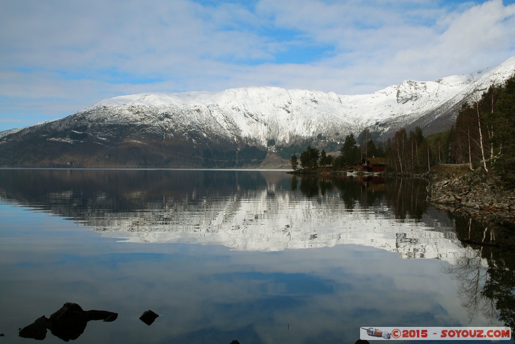 Hornindalsvatnet - Holmoyane
Mots-clés: geo:lat=61.94599725 geo:lon=6.46919325 geotagged Holmøyane NOR Norvège Sogn og Fjordane Lac Montagne