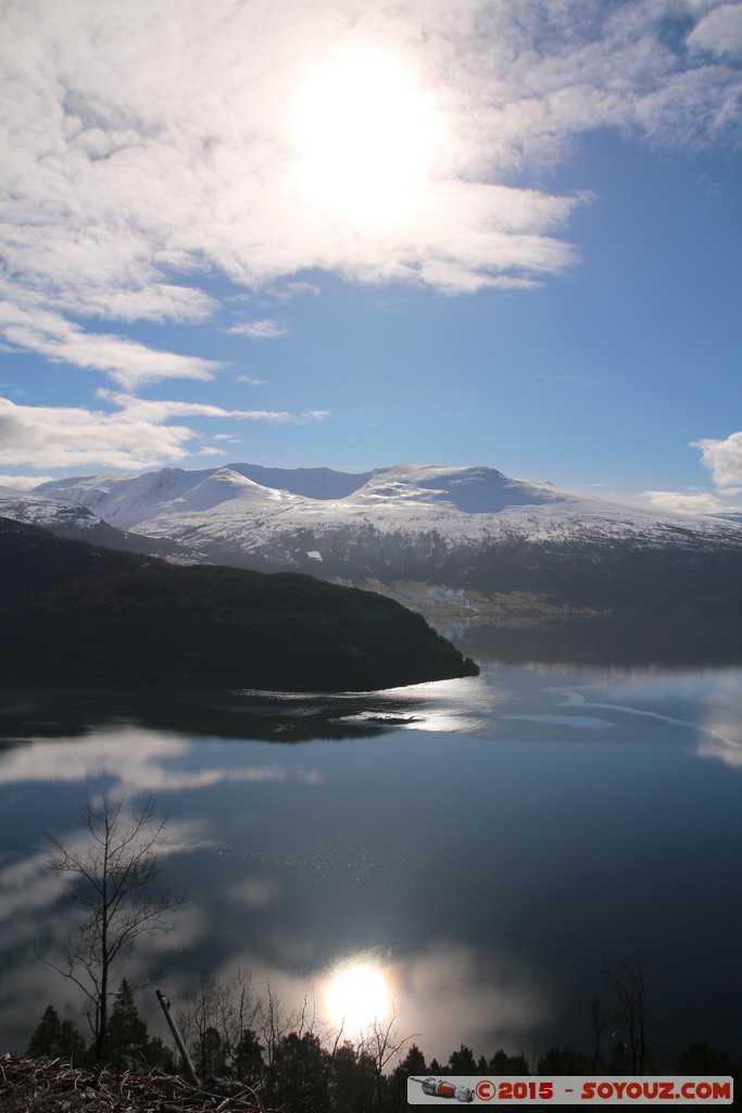 Innvikfjorden - Blaksaeter
Mots-clés: Blaksæter Faleide geo:lat=61.88432500 geo:lon=6.56754500 geotagged NOR Norvège Sogn og Fjordane Fjord Montagne Neige