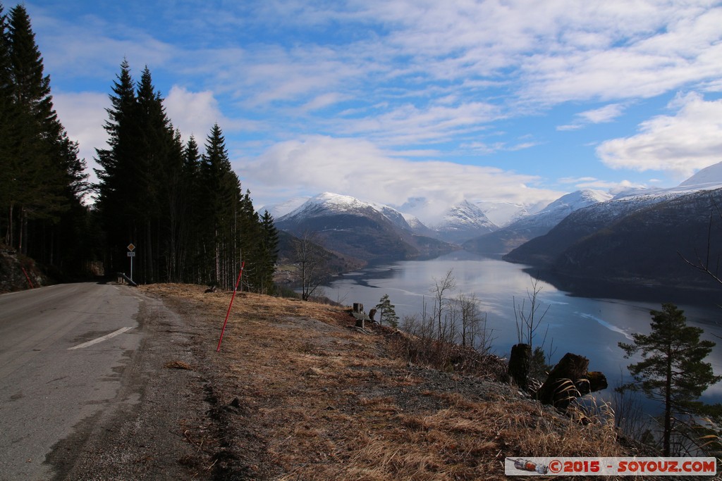 Innvikfjorden - Blaksaeter
Mots-clés: Blaksæter Faleide geo:lat=61.88445625 geo:lon=6.56709013 geotagged NOR Norvège Sogn og Fjordane Fjord Montagne Neige