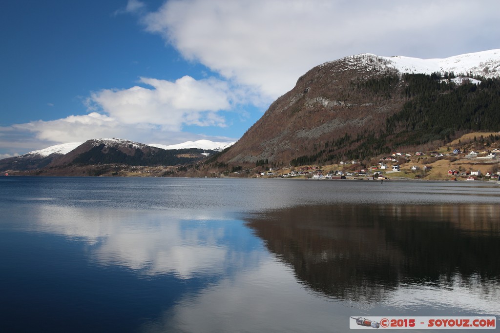 Nordfjord - Nordfjordeid
Mots-clés: geo:lat=61.90566845 geo:lon=5.98871380 geotagged NOR Nordfjordeid Norvège Os Sogn og Fjordane Neige Montagne Fjord Nordfjord