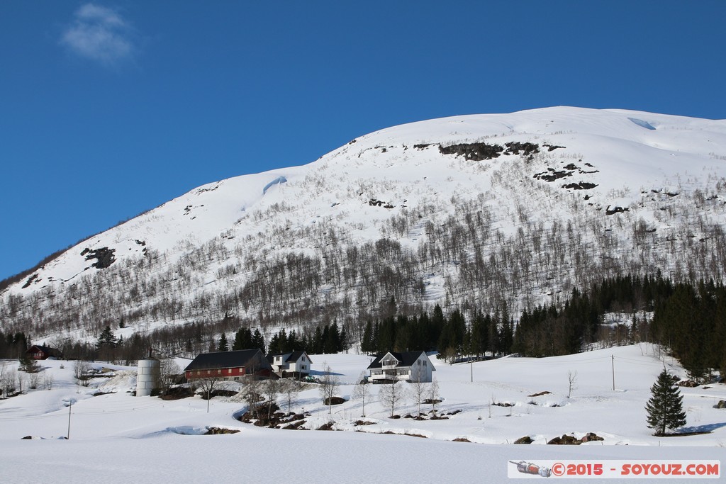 Hellesylt - Kjelstadlia
Mots-clés: geo:lat=62.02818186 geo:lon=6.73231143 geotagged Hellesylt Kjelstadlia More og Romdal NOR Norvège Neige Montagne