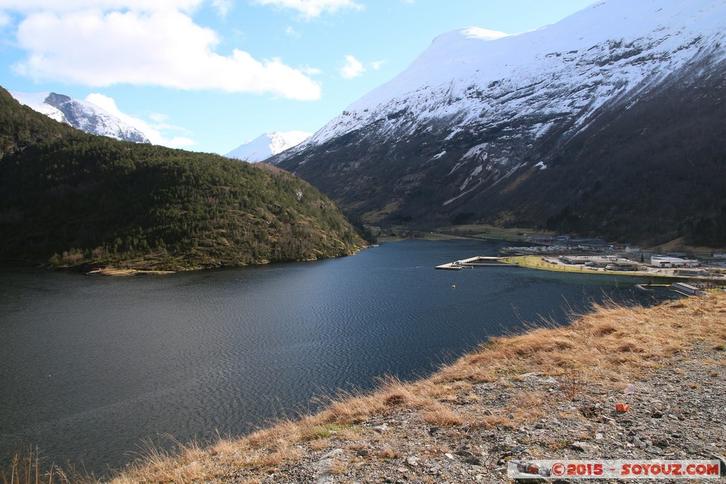 Geirangerfjord - Hellesylt
Mots-clés: geo:lat=62.09183867 geo:lon=6.87149833 geotagged Hellesylt More og Romdal NOR Norvège Geirangerfjord Montagne Neige Fjord patrimoine unesco