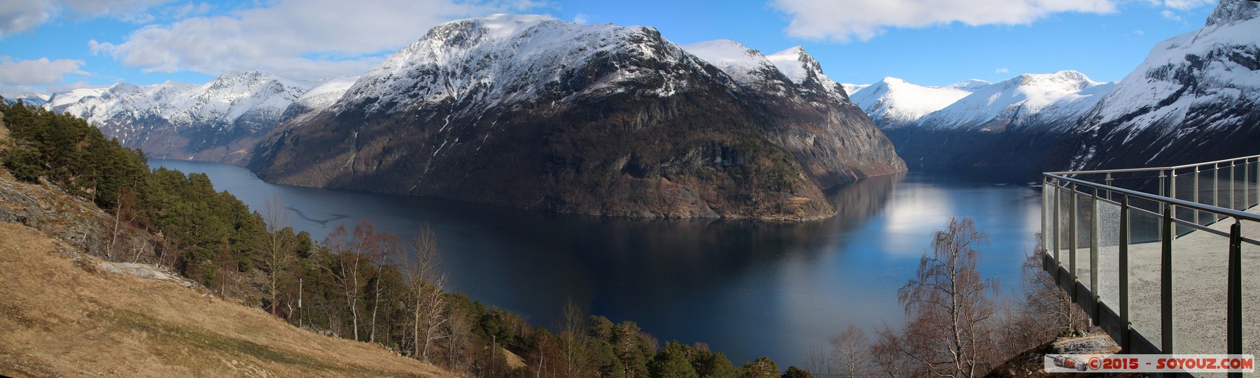 Geirangerfjord - Helgebostad - Panorama
Stitched Panorama
Mots-clés: geo:lat=62.12221106 geo:lon=6.92032571 geotagged Helgebostad Hellesylt More og Romdal NOR Norvège Geirangerfjord Montagne Neige Fjord patrimoine unesco panorama