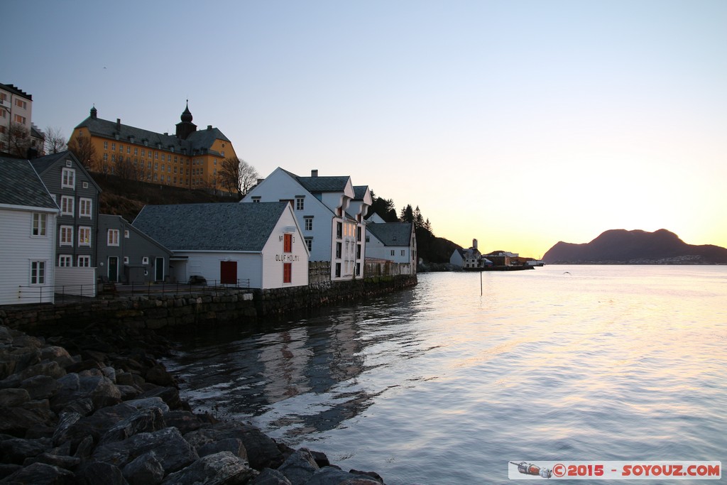 Alesund - Fiskerimuseet
Mots-clés: lesund geo:lat=62.47412755 geo:lon=6.14922142 geotagged More og Romdal NOR Norvège Norway Alesund