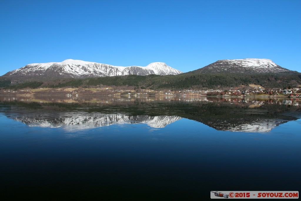 More og Romdal - Tennfjord
Mots-clés: geo:lat=62.52880960 geo:lon=6.57501500 geotagged More og Romdal NOR Norvège Tennfjord Norway Fjord Montagne Neige paysage