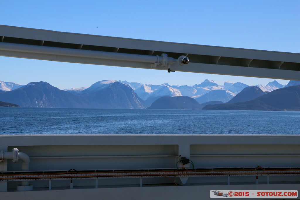 Midfjorden - Ferry Vestnes/Molde
Mots-clés: geo:lat=62.67434200 geo:lon=7.09300200 geotagged More og Romdal NOR Norvège Vestnes Norway Midfjorden Fjord Neige Montagne bateau Insolite