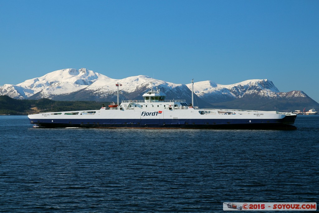 Midfjorden - Ferry Vestnes/Molde - Fjord1 Moldefjord
Mots-clés: geo:lat=62.68028300 geo:lon=7.09467400 geotagged Mek More og Romdal NOR Norvège Vestnes Norway Midfjorden Fjord Neige Montagne bateau