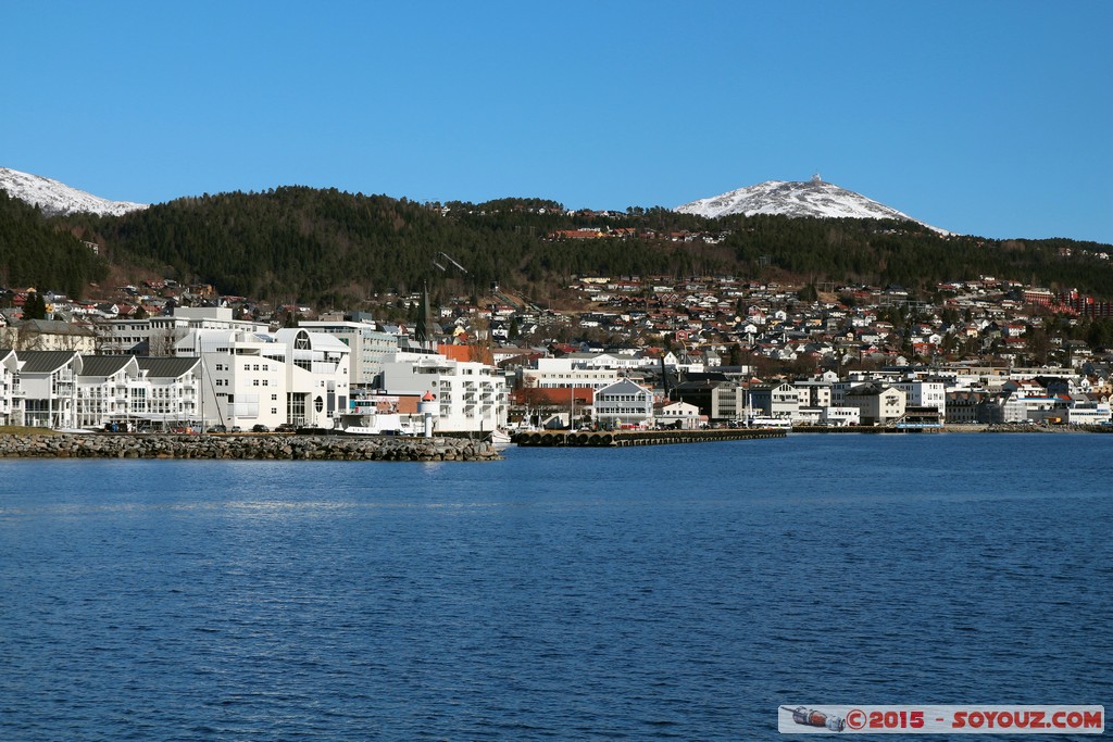 Midfjorden - Ferry Vestnes/Molde - Molde
Mots-clés: geo:lat=62.73059400 geo:lon=7.15179020 geotagged Molde More og Romdal NOR Norvège Røysan Norway Midfjorden Fjord