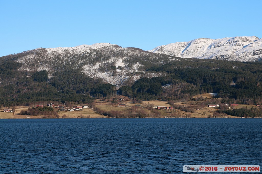 More og Romdal - Halsafjorden - Ferry Kanestraum/Halsanaustan
Mots-clés: geo:lat=63.06144420 geo:lon=8.19429900 geotagged Halsanaustan More og Romdal NOR Norvège Rød Norway Fjord Montagne Neige Halsafjorden