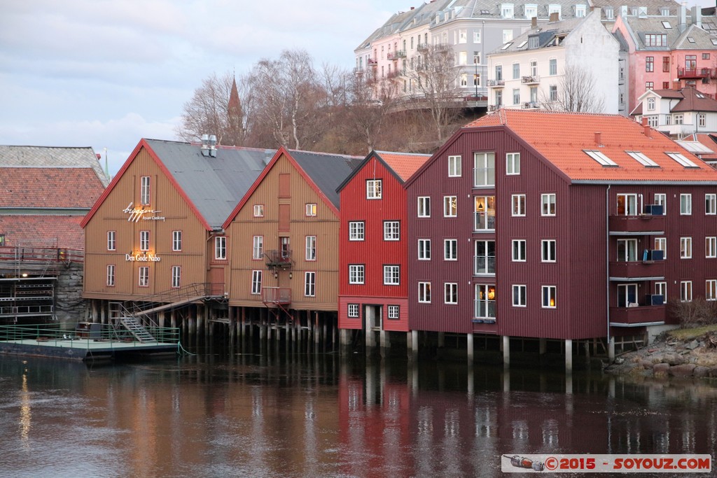 Trondheim - Bakklandet - Old warehouses along Nidelven river
Mots-clés: Bakklandet geo:lat=63.42712740 geo:lon=10.40028660 geotagged NOR Norvège Sor-Trondelag Trondheim Norway Riviere