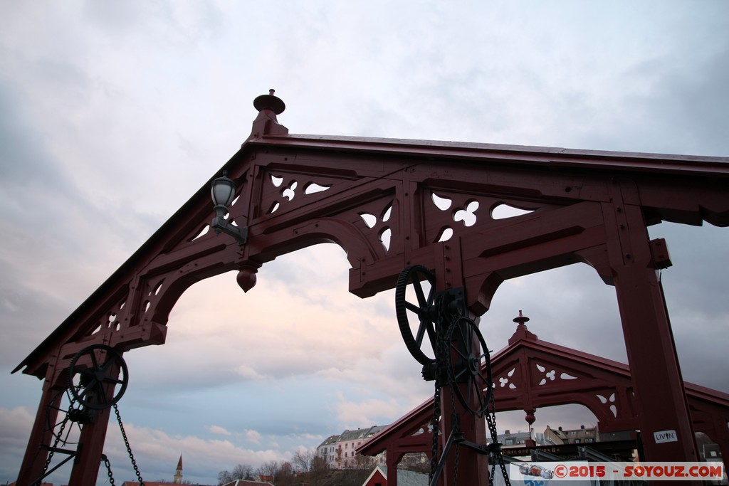 Trondheim - Bakklandet - Gamle Bybro bridge
Mots-clés: Bakklandet geo:lat=63.42831098 geo:lon=10.40071467 geotagged NOR Norvège Sor-Trondelag Trondheim Norway Pont