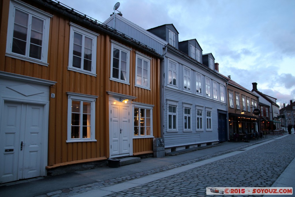 Trondheim - Bakklandet at dusk
Mots-clés: Bakklandet geo:lat=63.42877617 geo:lon=10.40345800 geotagged NOR Norvège Sor-Trondelag Trondheim Norway sunset