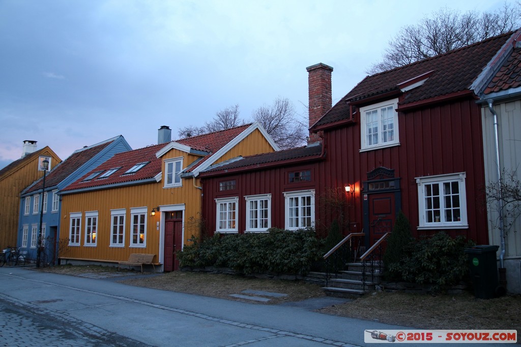 Trondheim - Bakklandet at dusk
Mots-clés: geo:lat=63.43088500 geo:lon=10.40629175 geotagged Møllenberg NOR Norvège Sor-Trondelag Trondheim Norway sunset