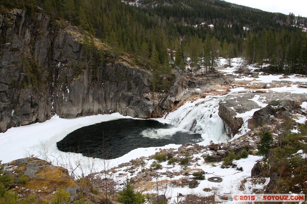 Berget - Hyttfossen waterfall
Mots-clés: len Bendosen geo:lat=62.85894860 geo:lon=11.21298800 geotagged NOR Norvège Sor-Trondelag Norway cascade Riviere Neige