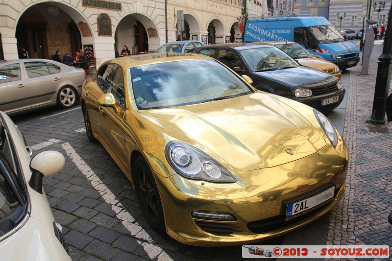 Prague - Kitch golden Porsche
Mots-clés: CZE geo:lat=50.08779762 geo:lon=14.40353441 geotagged HlavnÃ­ mÄsto Praha Prager Kleinseite RÃ©publique TchÃ¨que Sedlec patrimoine unesco Malostranske Namesti Porsche voiture