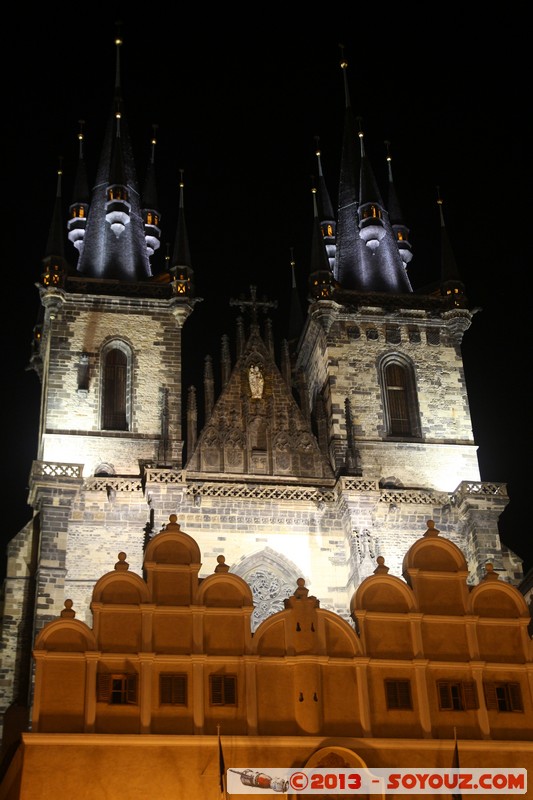 Prague by Night - Staromestske namesti - Tynsky chram
Mots-clés: CZE geo:lat=50.08764282 geo:lon=14.42148911 geotagged HlavnÃ­ mÄ�sto Praha KoÅ¡Ã­Å�e Prag RÃ©publique TchÃ¨que Nuit Staromestske namesti patrimoine unesco Eglise Tynsky chram