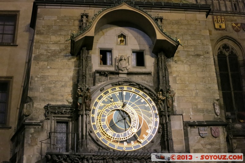 Prague by Night - Staromestske namesti - Staromestsky orloj
Mots-clés: CZE geo:lat=50.08703685 geo:lon=14.42073763 geotagged HlavnÃ­ mÄ�sto Praha KoÅ¡Ã­Å�e RÃ©publique TchÃ¨que StarÃ© MÄ�sto Nuit patrimoine unesco Staromestsky orloj Horloge