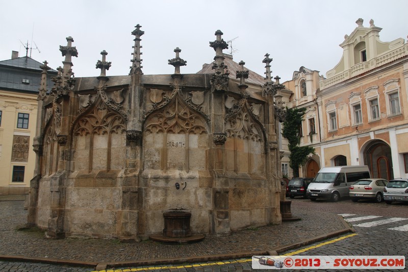 Kutna Hora - Kamenna kasna
Mots-clés: CZE geo:lat=49.94874002 geo:lon=15.26406487 PoliÄany geotagged KutnÃ¡ Hora Kuttenberg RÃ©publique TchÃ¨que Kutna Hora patrimoine unesco Kamenna kasna Fontaine