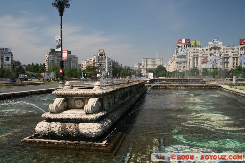 Bucarest - Unirii Boulevard
Mots-clés: Fontaine Communisme