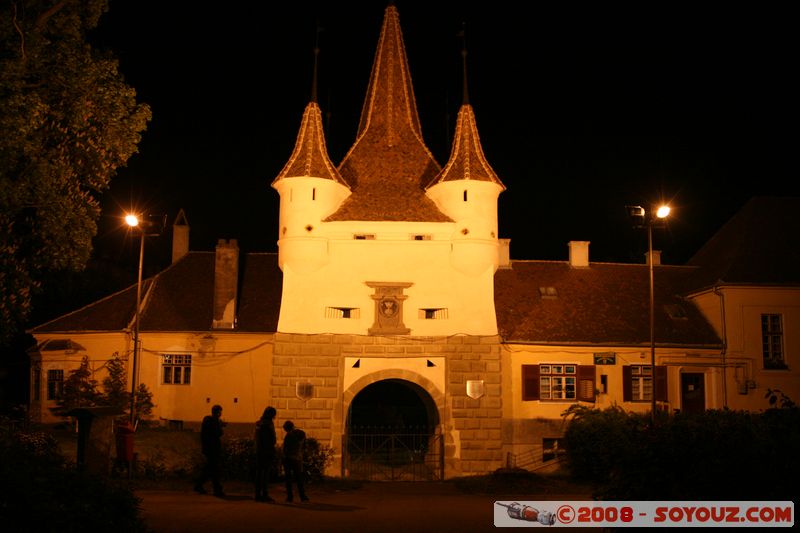 Brasov by night - Poarta Ecaterina
Mots-clés: Nuit chateau