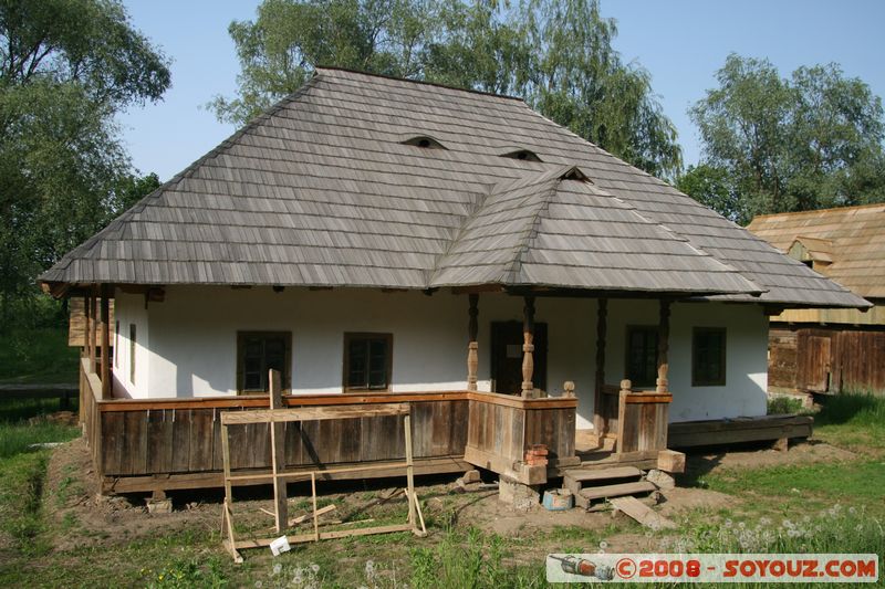 Suceava's Village Museum - Casa Campulung Moldovenesc
Mots-clés: Bois