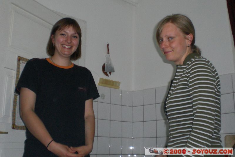 Suceava - High Class Hostel - Monica and Claudia
