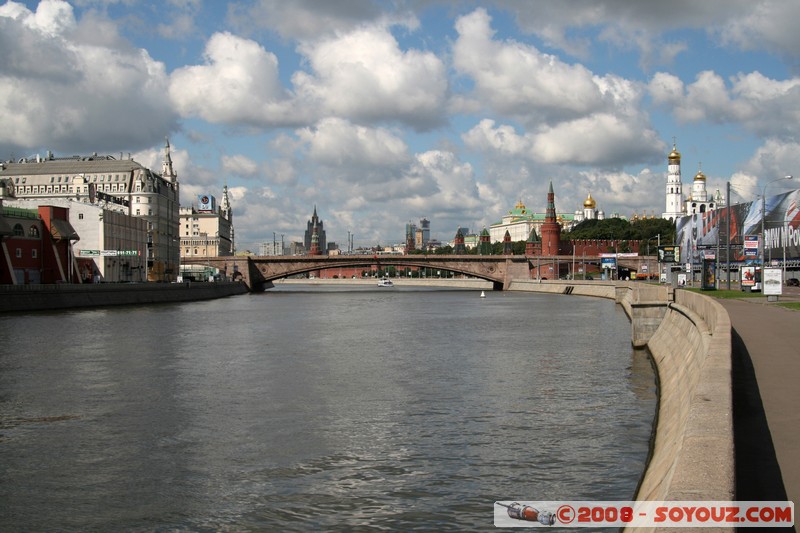 Moscou - La Moskva et pont Bolshoy Moskvoretsky
Mots-clés: Pont Riviere