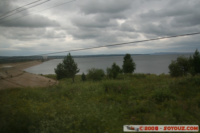 Train Krasnoiarsk - Severobaikalsk - Lac de Bratsk
Mots-clés: Riviere