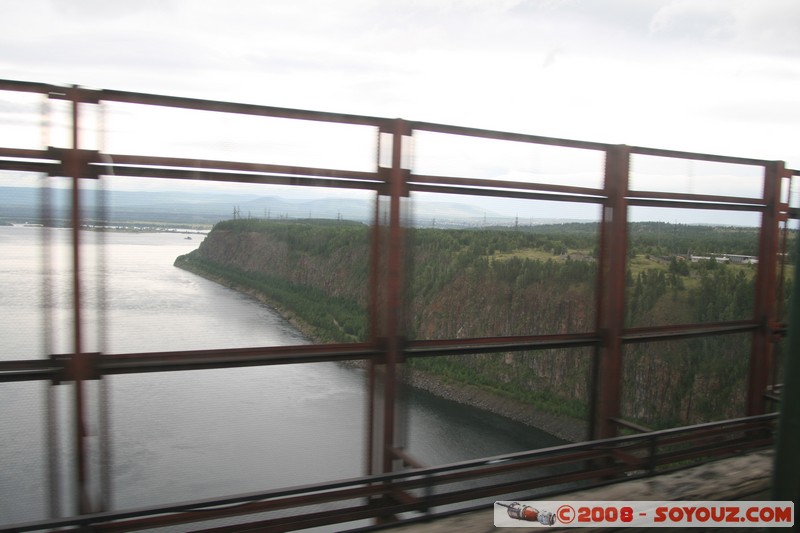 Train Krasnoiarsk - Severobaikalsk - Lac de Bratsk
Mots-clés: Riviere
