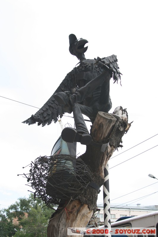 Omsk - Statue homme-oiseau
Mots-clés: statue