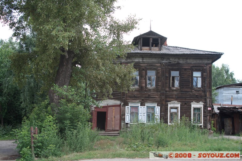 Tomsk - Maison en bois sur Krasnoarmeiskaia oul
Mots-clés: Bois