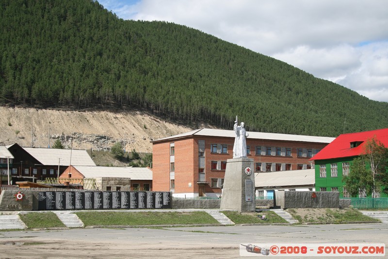 Nizhneangarsk - Monument aux morts
Mots-clés: statue Communisme