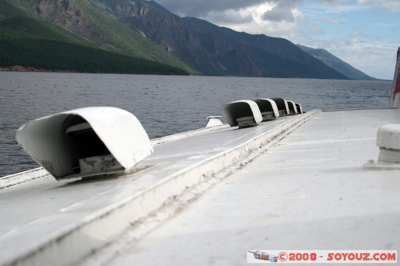 Lac Baikal - Hydroglisseur Kometa-15
Mots-clés: bateau