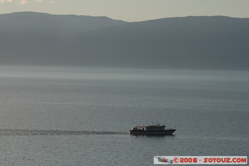 Olkhon - Khuzir - Sunset time
Mots-clés: sunset Lac bateau