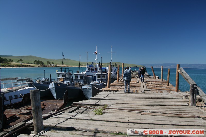 Olkhon - Khuzir - Le port
Mots-clés: Lac bateau