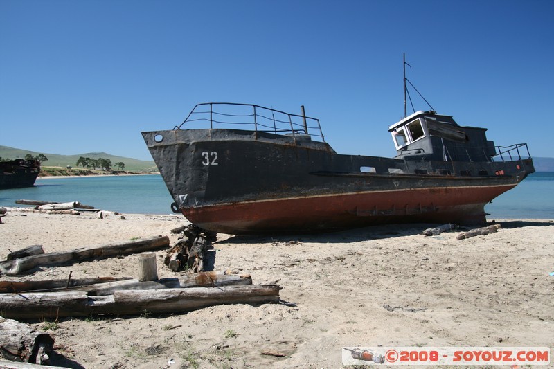 Olkhon - Khuzir - Le port
Mots-clés: Lac bateau