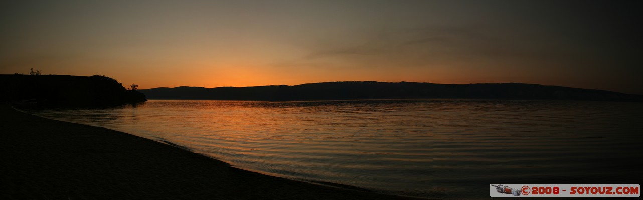 Olkhon - Khuzhir - Sunset sur le Baikal - panorama
Mots-clés: sunset Lac panorama