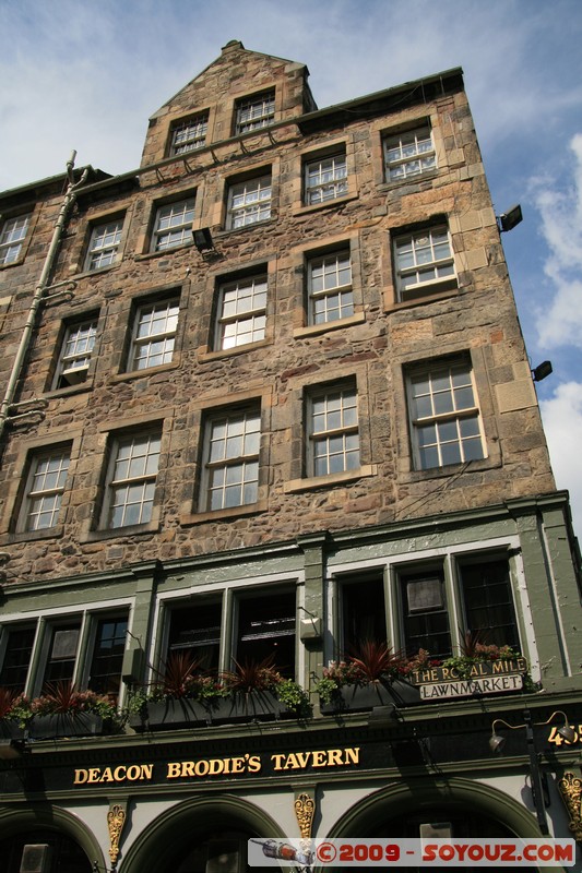 Edinburgh - Royal Mile - Deacon Brodie's Tavern
Edinburgh, City of Edinburgh, Scotland, United Kingdom
Mots-clés: patrimoine unesco