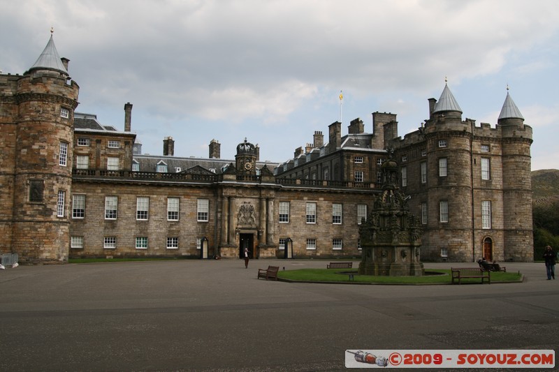 Edinburgh - Holyroodhouse palace
Abbey Strand, Edinburgh, City of Edinburgh EH8 8, UK
Mots-clés: chateau