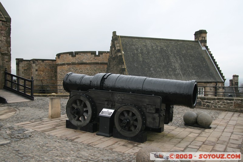 Edinburgh Castle - Mons Meg
Johnston Terrace, Edinburgh, City of Edinburgh EH1 2, UK
Mots-clés: chateau Moyen-age Edinburgh Castle Armee