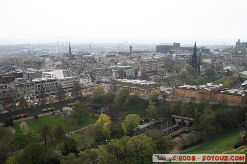 View from Edinburgh Castle - Princes Street Gardens
Johnston Terrace, Edinburgh, City of Edinburgh EH1 2, UK
Mots-clés: Edinburgh Castle Parc patrimoine unesco