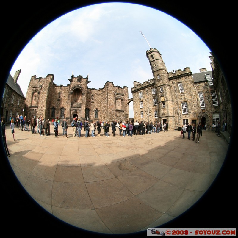 Edinburgh Castle - Main Court
Johnston Terrace, Edinburgh, City of Edinburgh EH1 2, UK
Mots-clés: chateau Moyen-age Edinburgh Castle Fish eye patrimoine unesco