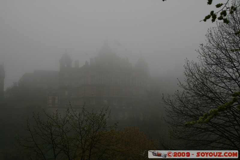 Edinburgh - Princes Street Gardens
Waverley Bridge, Edinburgh, City of Edinburgh EH1 1, UK
Mots-clés: brume patrimoine unesco