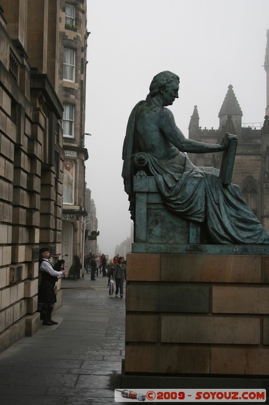 Edinburgh - Royal Mile - HUME Statue
Edinburgh, City of Edinburgh, Scotland, United Kingdom
Mots-clés: brume statue patrimoine unesco
