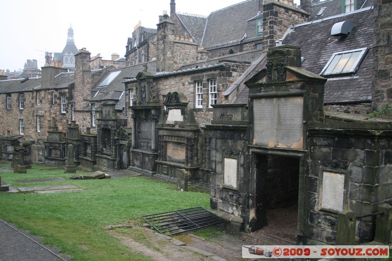 Edinburgh - Greyfriars cemetery
Candlemaker Row, Edinburgh, City of Edinburgh EH1 2, UK
Mots-clés: cimetiere