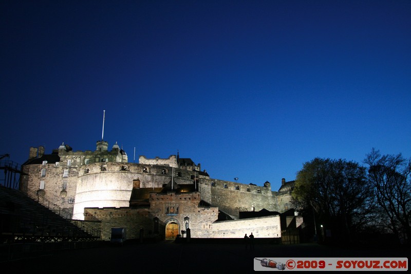 Edinburgh Castle by night
Johnston Terrace, Edinburgh, City of Edinburgh EH1 2, UK
Mots-clés: Nuit chateau Moyen-age Edinburgh Castle patrimoine unesco