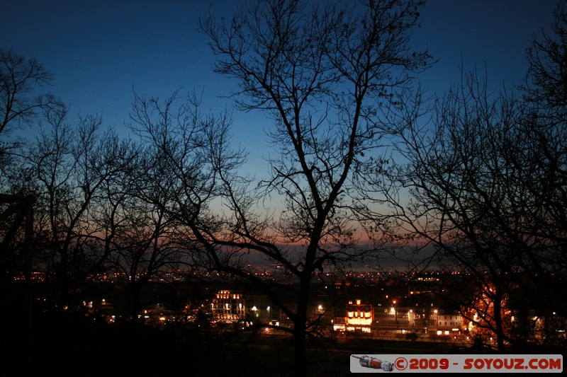 Edinburgh by night
Ramsay Garden, Edinburgh, City of Edinburgh EH1 2, UK
Mots-clés: Nuit