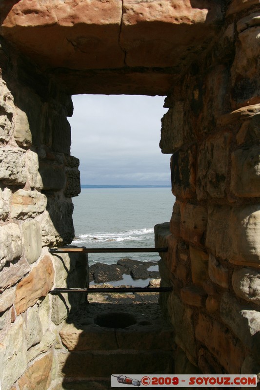 St Andrews Castle
The Scores, Fife KY16 9, UK
Mots-clés: chateau Ruines