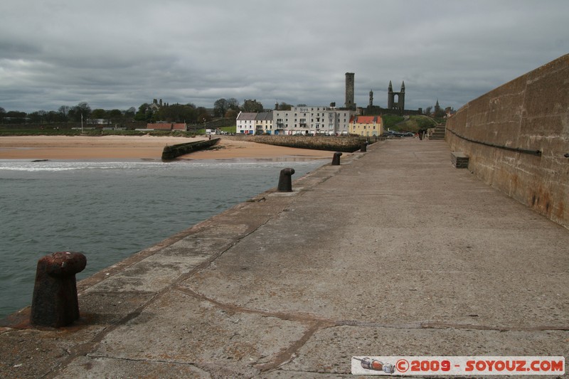 St Andrews Harbour
The Pends, Fife KY16 9, UK
Mots-clés: Port mer